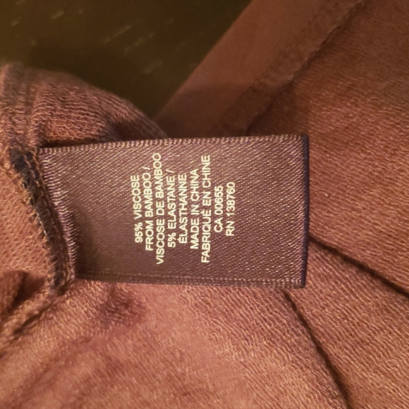 RW&CO knit v neck tank - Picture 7 of 7